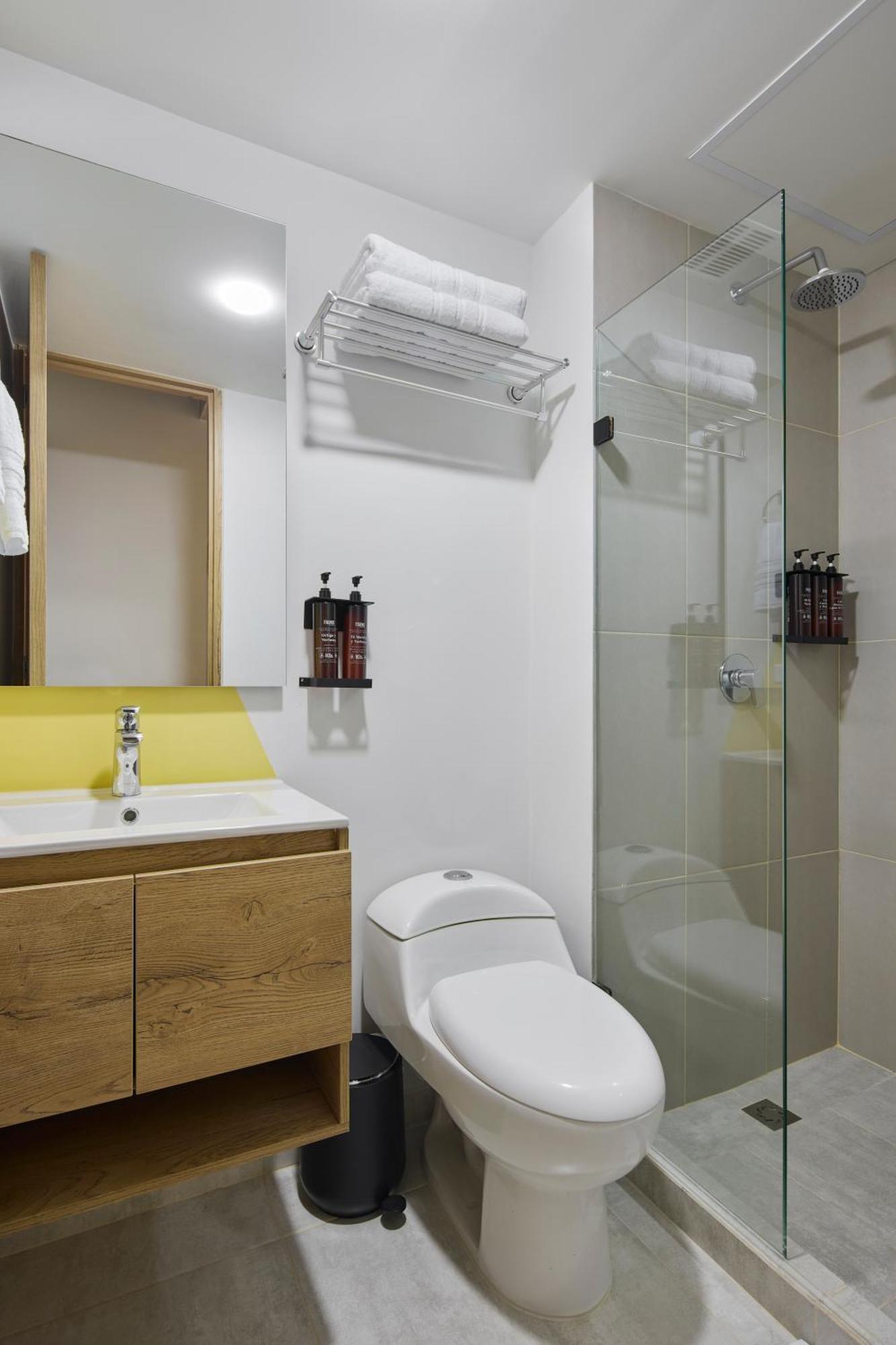 30 Living Suites Medellín Dış mekan fotoğraf